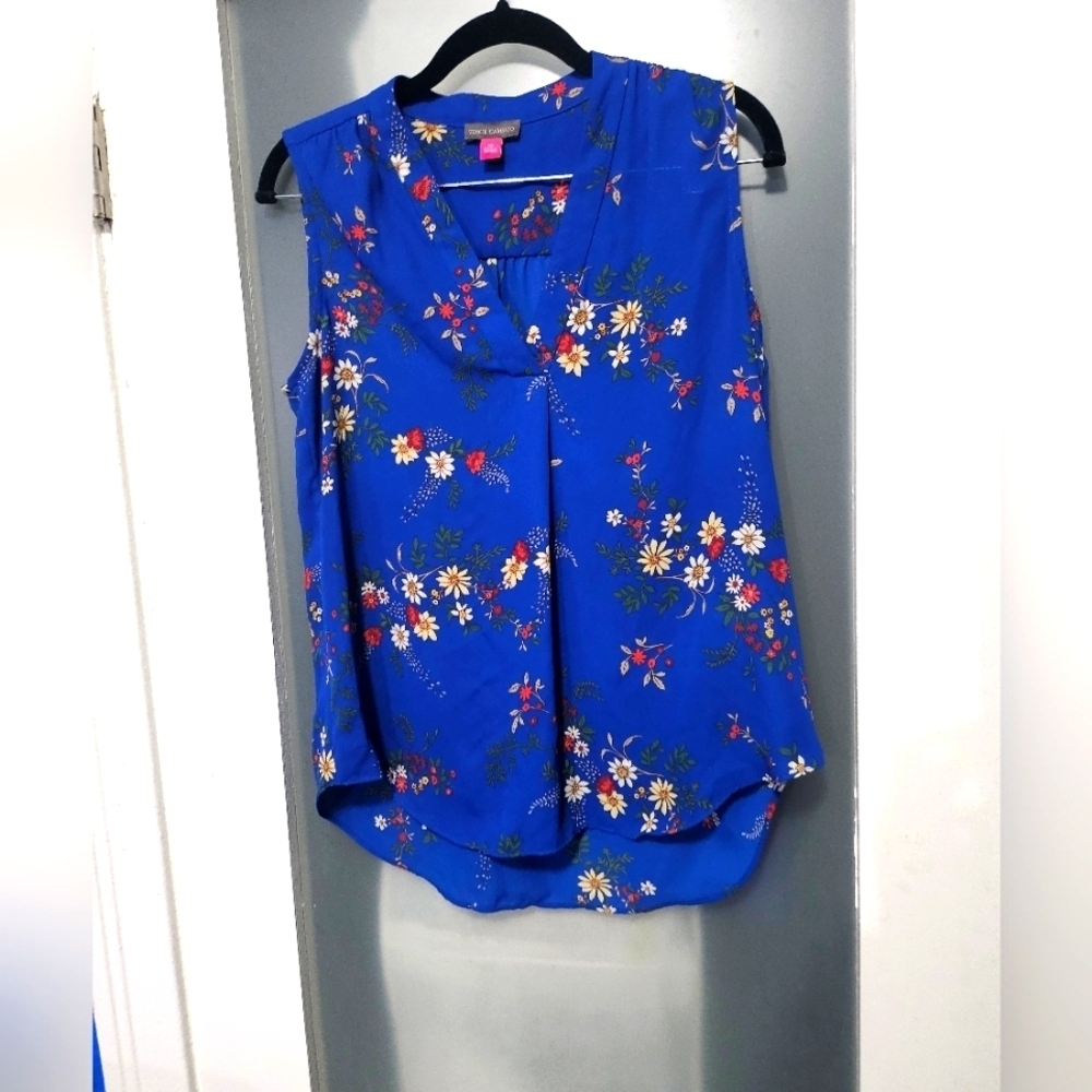 Vince Camuto Country Bouquet Top